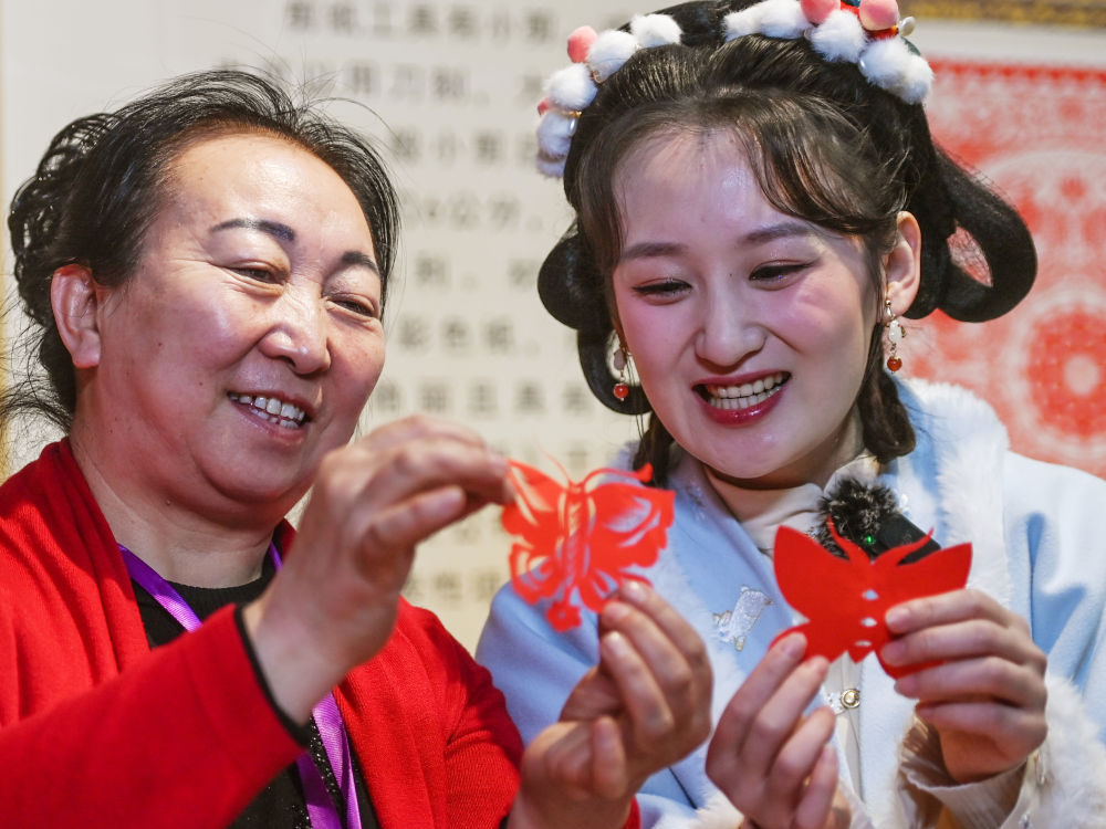越来越年轻的非遗——首届中国非遗保护年会观察 越来越年轻的非遗——首届中国非遗保护年会观察